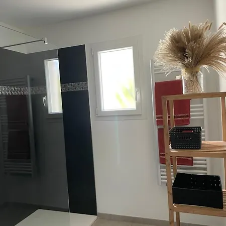 Bed & Breakfast Avec Salle De Bain Privee Dans Avec Garage 3*