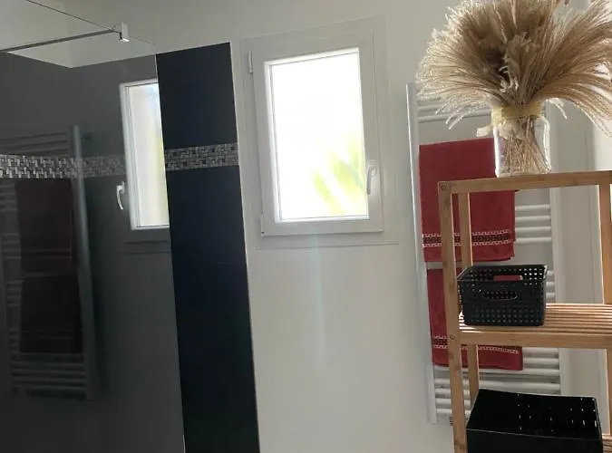 Bed & Breakfast Avec Salle De Bain Privee Dans Avec Garage 3*